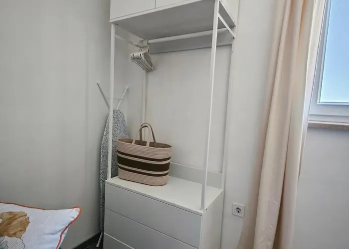 Cozy Old Town Apartment *